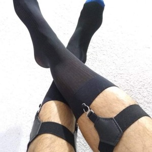 Xtudr - Wilmer56: Me encanta los hombres trajeados, pero lo que me excita más son los calcetines altos 